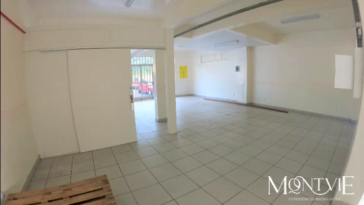 Sala Comercial com amplo estacionamento