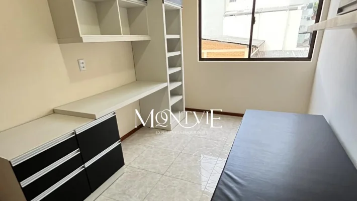 Semi mobiliado